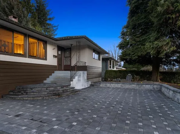838 Dundonald Dr, Pt Moody, BC V3H 1B7