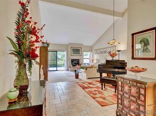 15633 Caldas De Reyes, San Diego, CA 92128