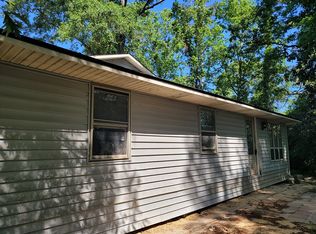 465 Hickory Ln, Vidor, TX 77662