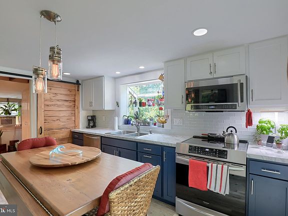 2nd image of 335 Owl Hill Rd