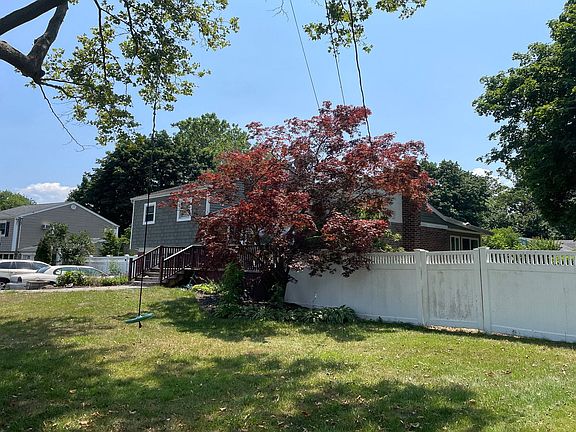 2nd image of 16 Frost Ln