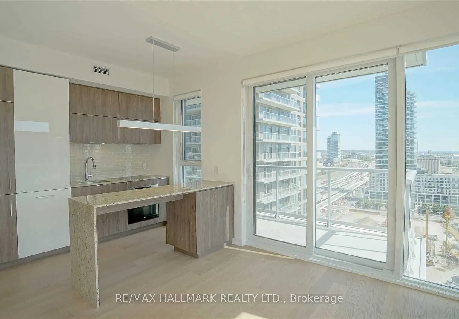 2 bed, $3,200 — Photo 1