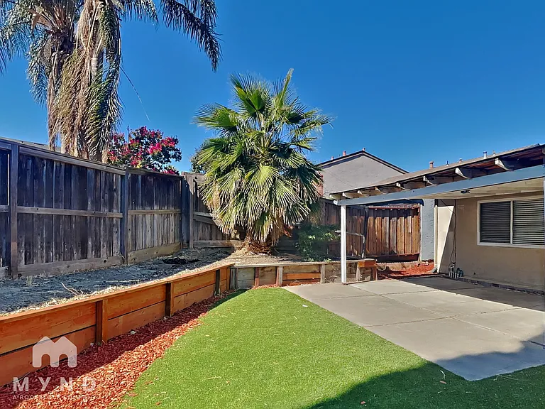 2421 Cypress St — Photo 19