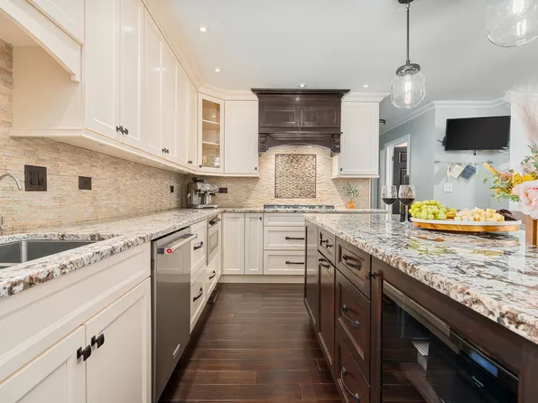 9504 Perth Cir #9504, Tinley Park, IL 60487