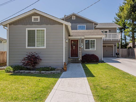 3rd image of 4058 Cedar St