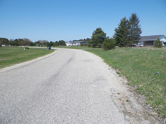 4th image of 2631 Cardinal Cir