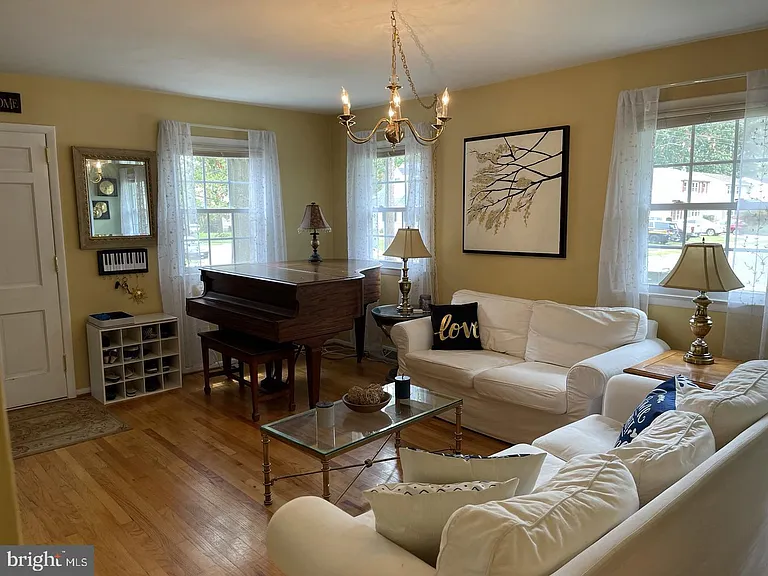 507 Webb Rd — Photo 5