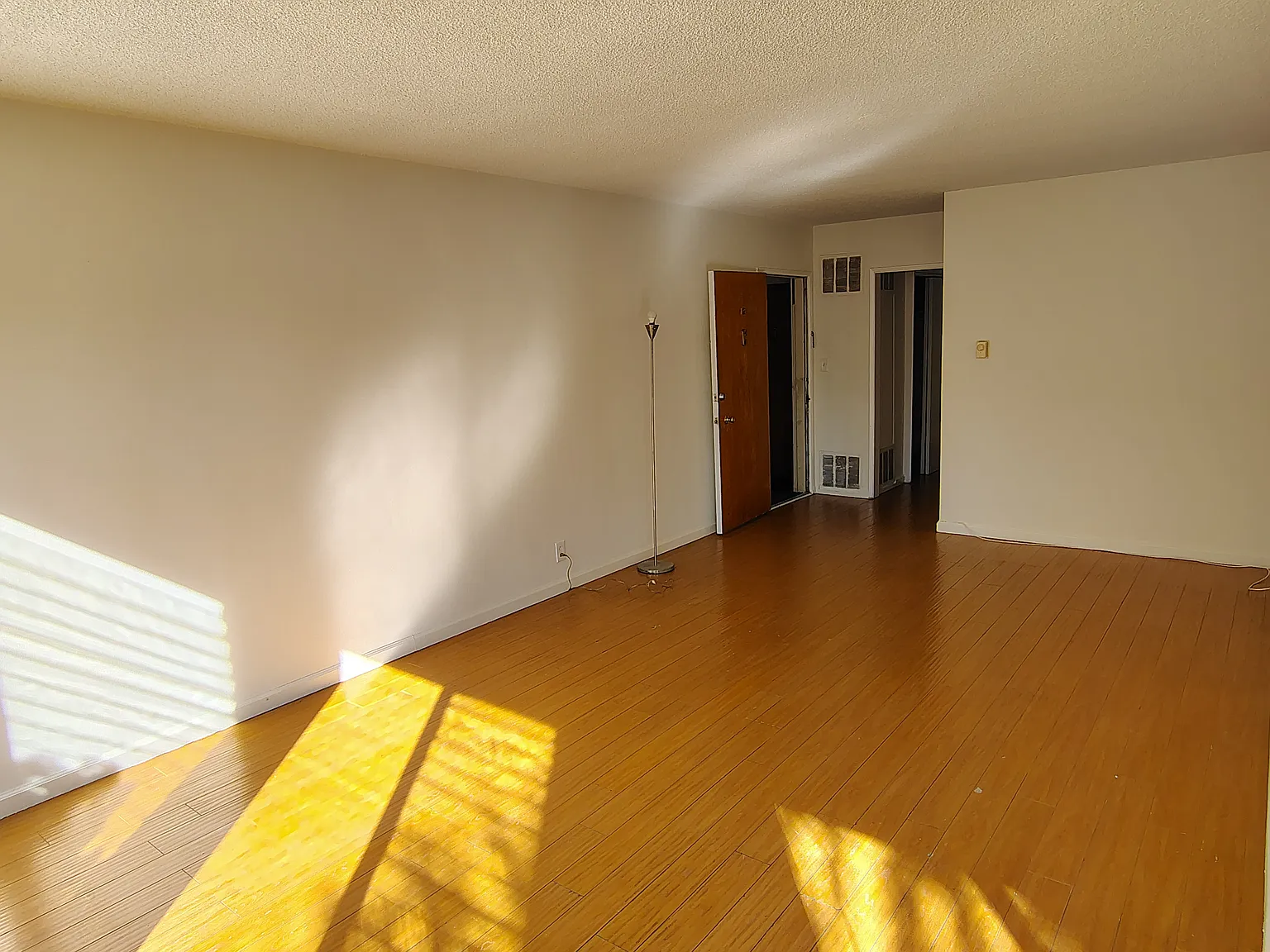 2 bed, 980 sqft, $2,650 — Photo 3
