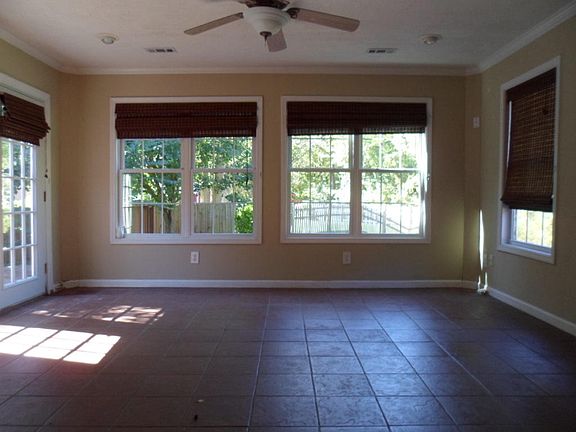 4th image of 5507 NW Pace Ln