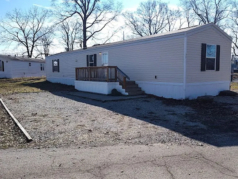 5600 W Kilgore Ave — Photo 21