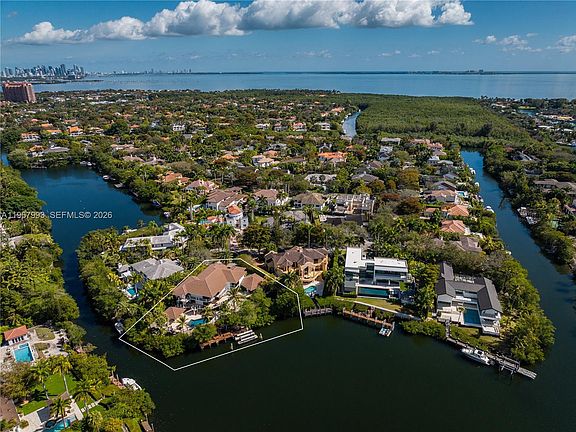 4th image of 460 Costanera Rd