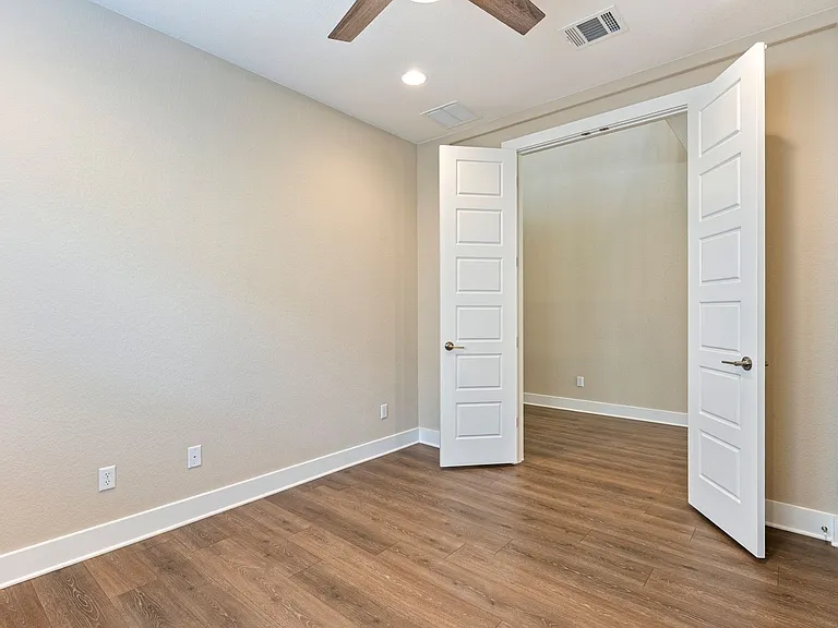 328 Berkeley Pl — Photo 9