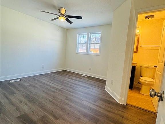 5th image of 3760 Larkin St