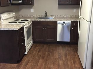 3090 N Grandview Ave APT 8, Dubuque, IA 52001