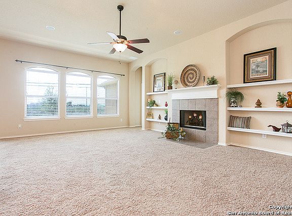 5th image of 950 Oak Park