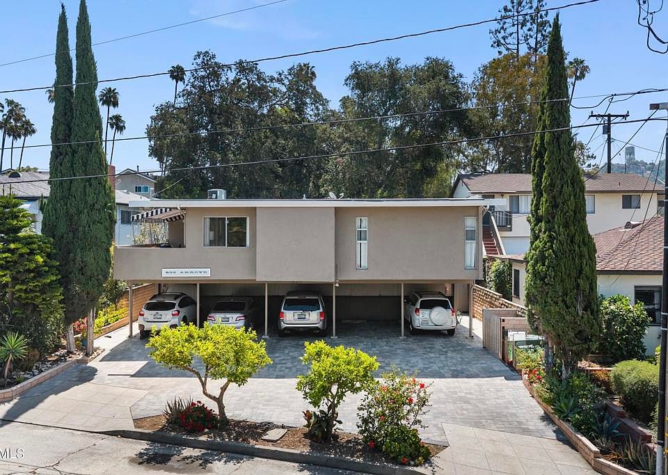 1st image of 932 Arroyo Dr