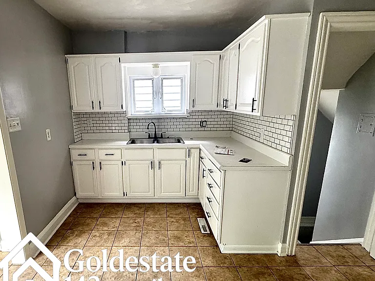 837 Wylie Ave — Photo 2