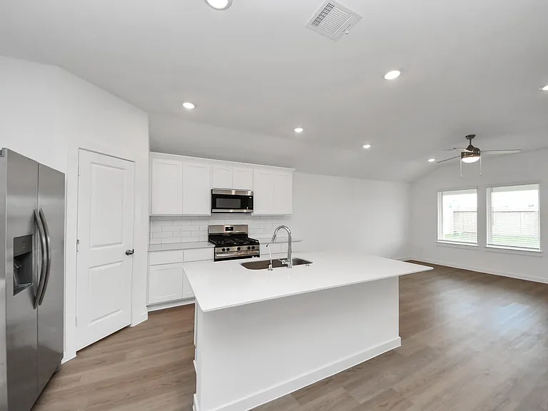 9106 Serene Haven Dr — Photo 3