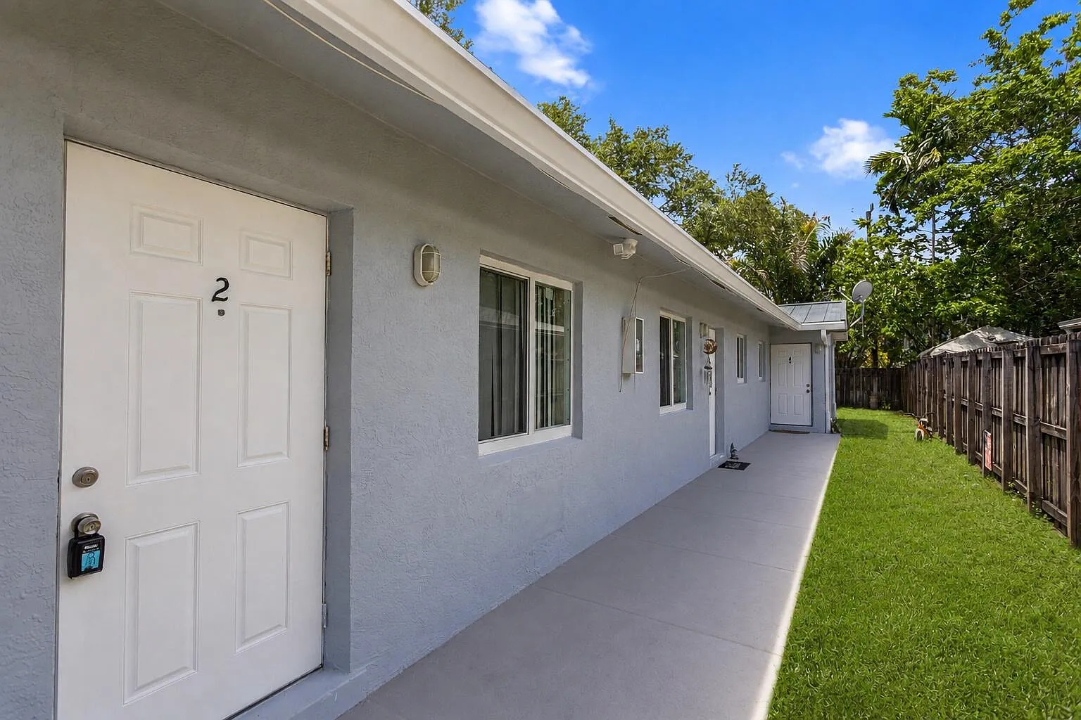 2 bed, 1.0 bath, 906 sqft, $1,750 — Photo 1