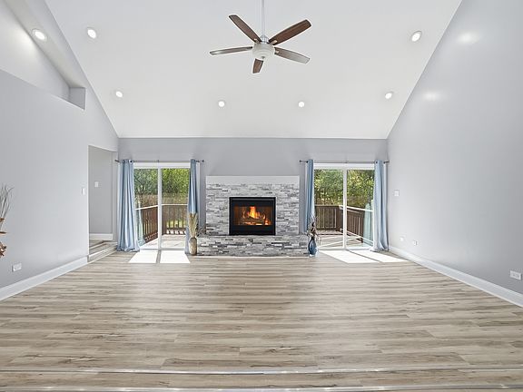 5th image of 22740 Frederick Rd