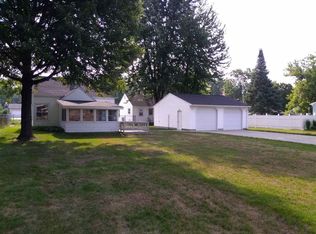 1132 Heavenridge Rd, Essexville, MI
