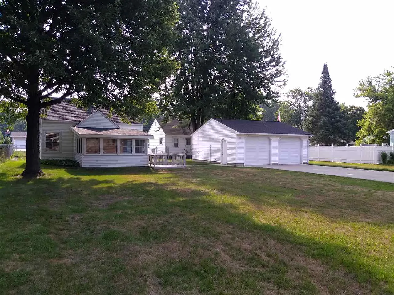 1132 Heavenridge Rd photo 1