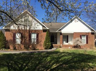 2040 N Economy Rd, Morristown, TN 37814