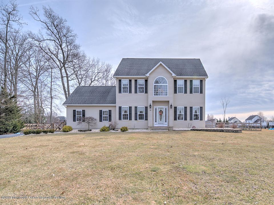 1st image of 15 Huckleberry Ln