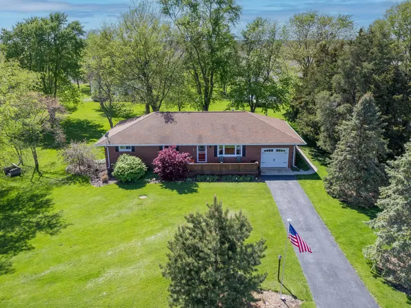 2905 County Road 800 E, Dewey, IL 61840
