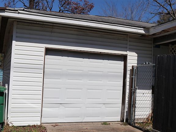 2nd image of 8437 Carolwood Dr