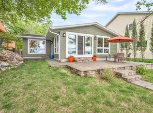 5203 Lake Shore Dr, Okoboji, IA 51355
