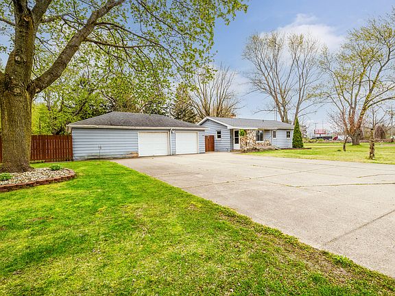 2nd image of 2022 Gaines Dr