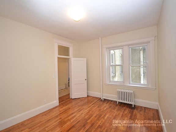 4th image of 1334 Commonwealth Ave APT 2C
