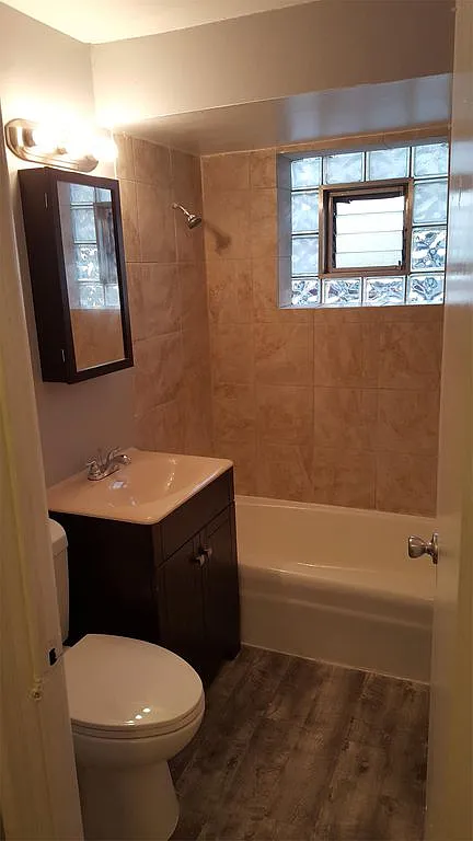 10210 Ridgeland Ave - A2 - Renovated 6/18 — Photo 2