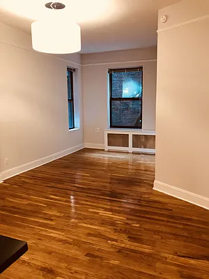 Rented by Metropolis Real Estate of Manhattan | media 11