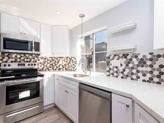 4th image of 310 Lake St Unit 301
