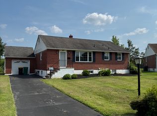 10 Dorking Ct, Wilmington, DE 19808