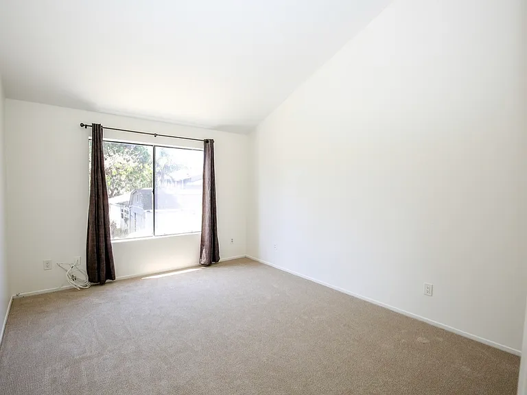 543 Victoria St #O — Photo 23