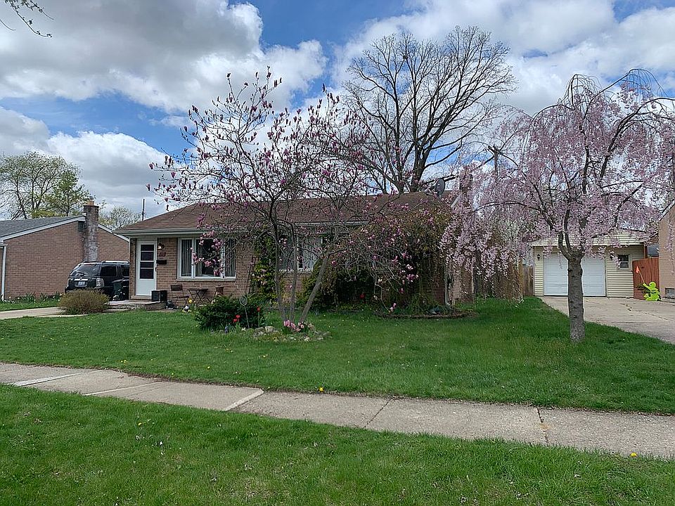 1st image of 492 Rosemont Ave