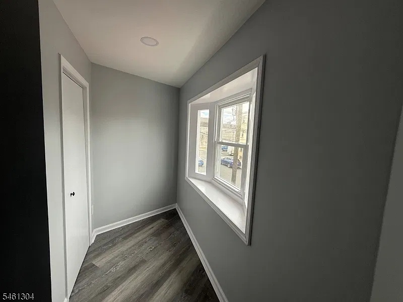3 bed, 1.0 bath, $2,500 — Photo 4