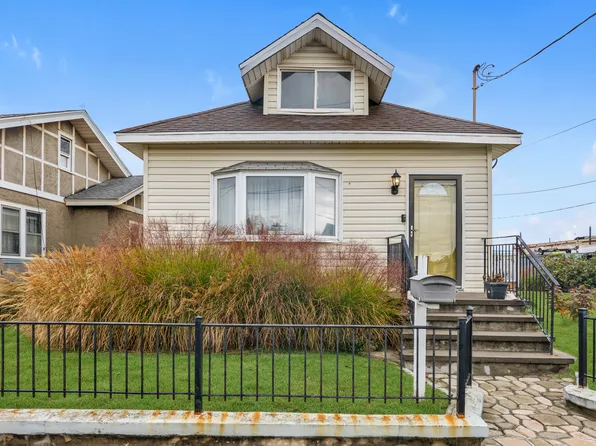 10 3rd Street image 1 of 21