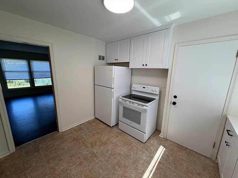 1734 Ford Pkwy — Photo 5