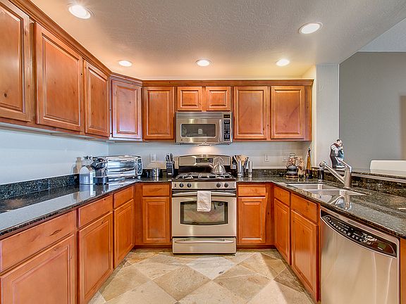 3rd image of 20121 N 76th St Unit 2007