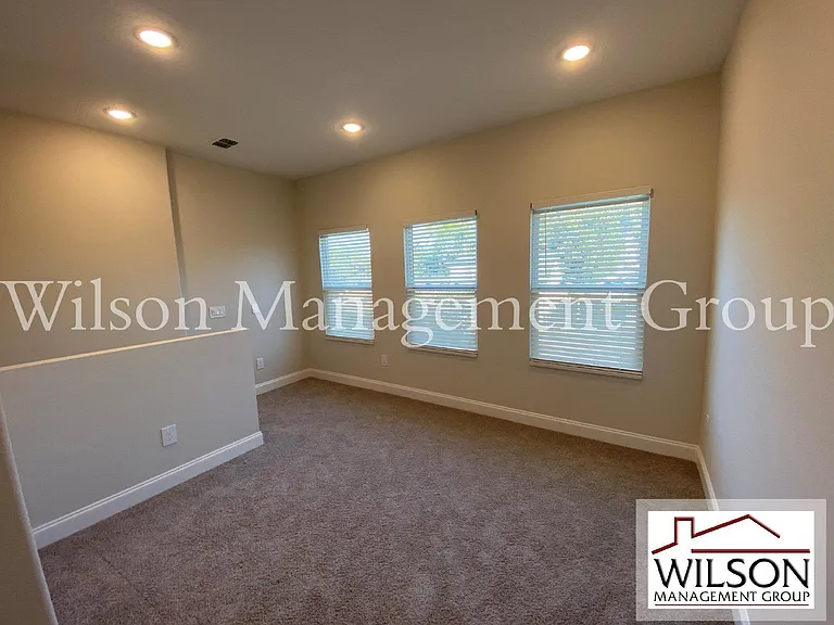 732 S Lee Ave — Photo 16