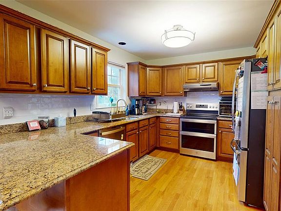 3rd image of 10 Courtney Ln #A