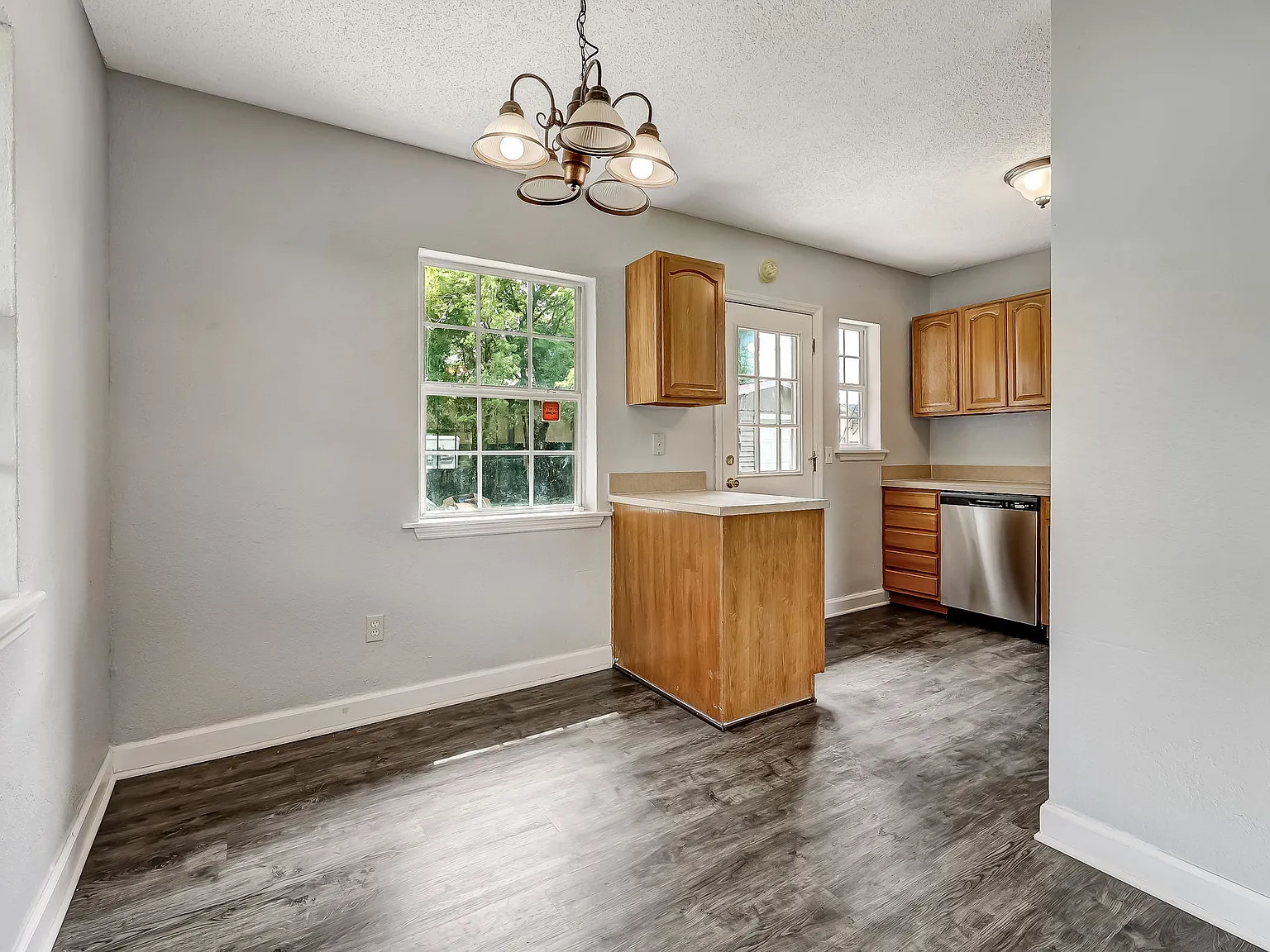 979 Mikael Avenue Jacksonville, FL 3220 — Photo 3