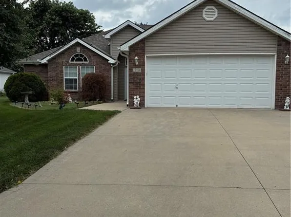 204 NW Jackie Ave, Grain Valley, MO 64029