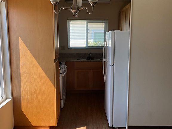 5th image of 4040 Wabash Ave #8