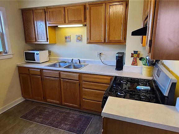 5th image of 1220 W 8th St