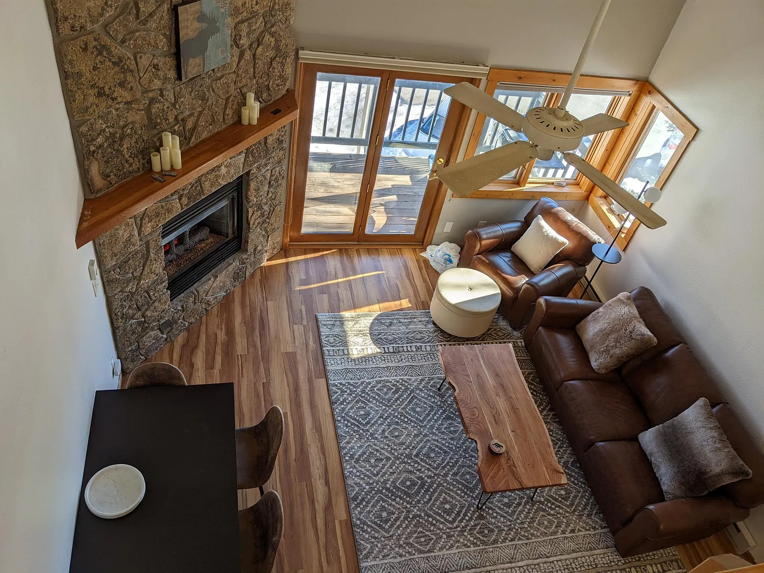 3 bed, 1470 sqft, $4,350 — Photo 1